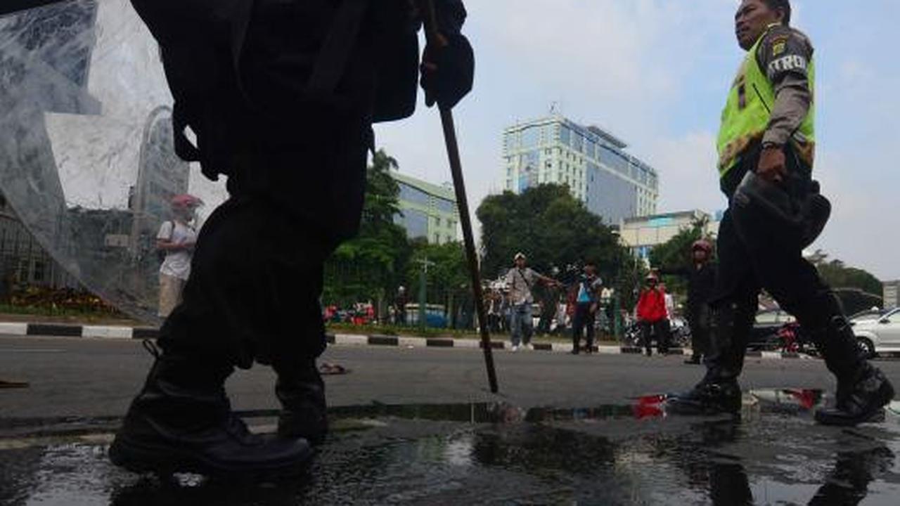 HMI terlibat bentrok dengan polisi di depan Kedubes AS