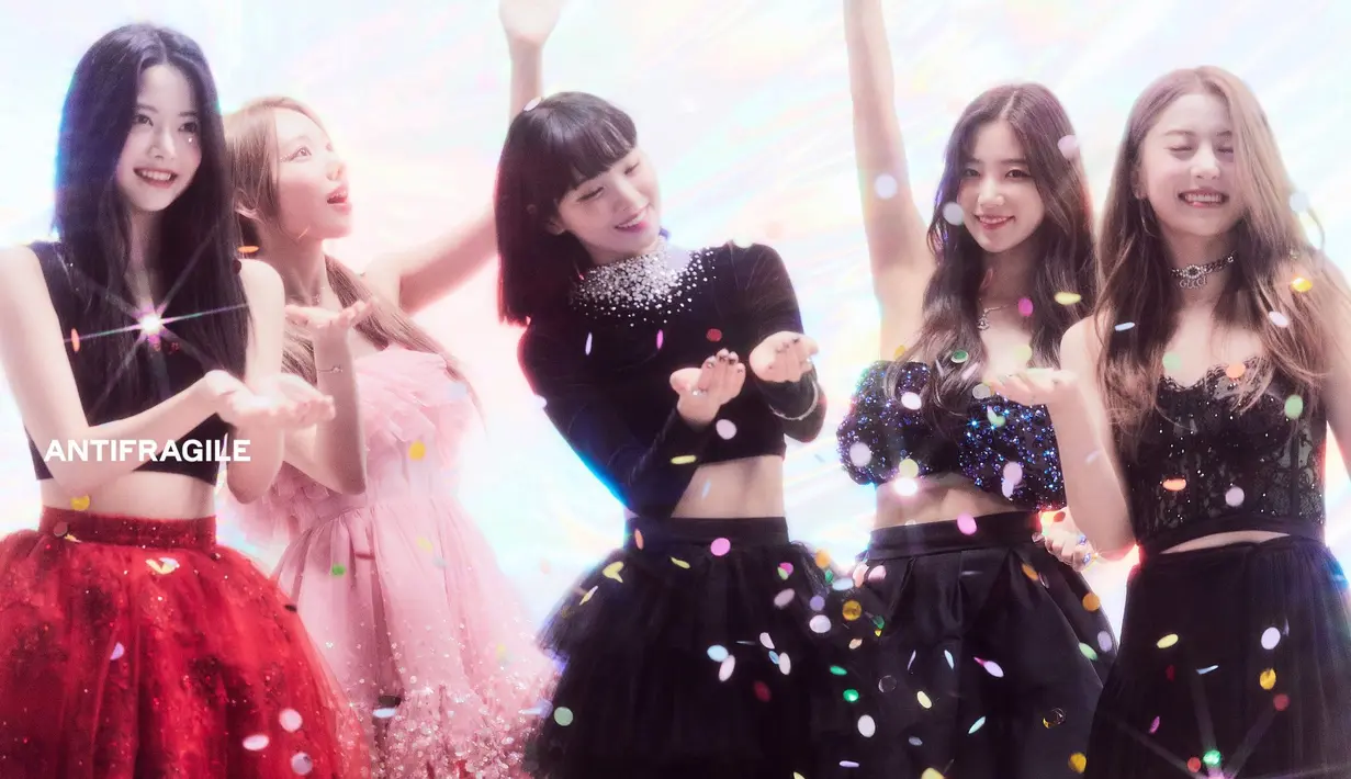 Le Sserafim. (Foto: Source Music via Soompi)