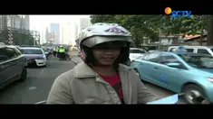 Petugas menggelar Operasi Patuh Jaya untuk menjaring pengendara motor yang melanggar lalu lintas.