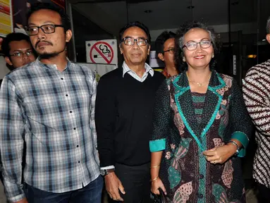 Tim Hukum Penyelamat KPK mendatangi Bareskrim Mabes Polri,Jumat (23/1/2015). (Liputan6.com/Miftahul Hayat)