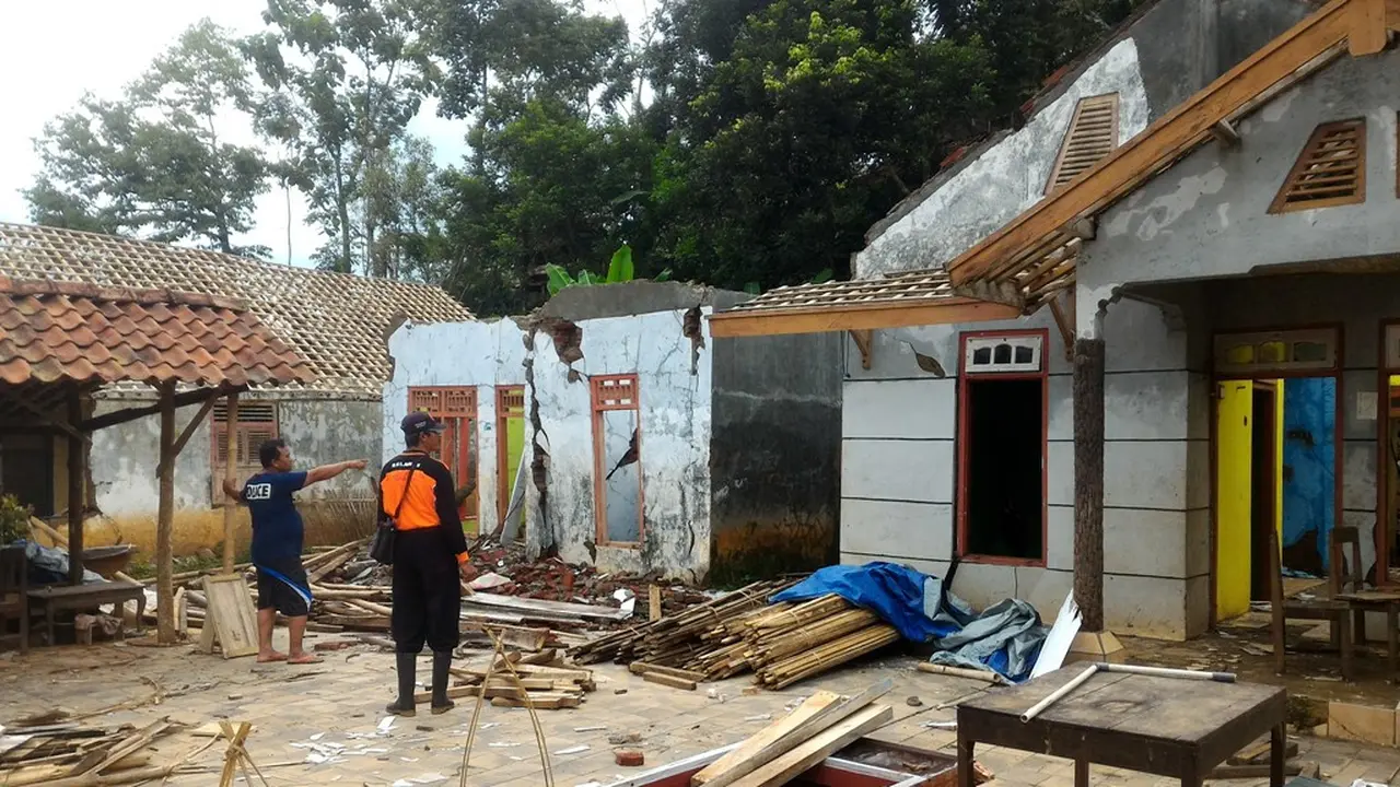 Korban Longsor Cilacap