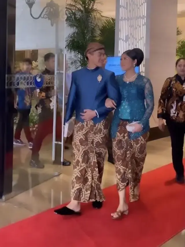 Gaya Erina Gudono mengenakan kebaya saat hamil