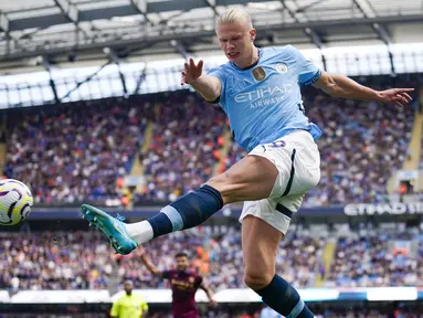 Erling Haaland kembali menunjukkan ketajaman saat membawa Manchester City pesta gol atas Ipswich Town di Liga Inggris. (AP Photo/Dave Thompson)