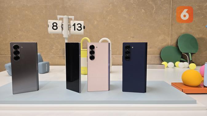 Smartphone layar lipat terbaru Samsung Galaxy Z Fold 6 dalam warna Pink. (Liputan6.com/ Agustin Setyo Wardani)