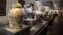 Suasana pameran porselen China di Museum Istana Topkapi, Istanbul, Turki, 2 Oktober 2020. Museum Istana Topkapi memamerkan hampir 12.000 buah koleksi porselen China, menyuguhkan kronologi lengkap sejarah evolusi porselen China dari abad ke-13 hingga ke-19. (Xinhua/Osman Orsal)