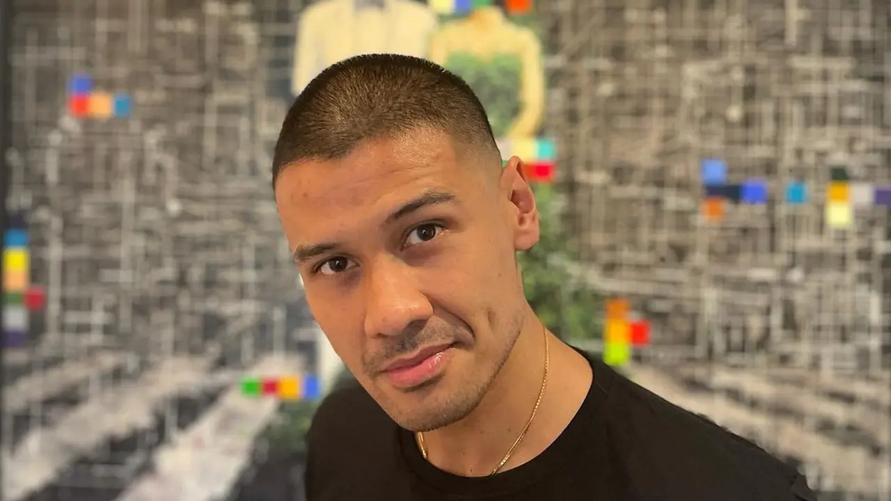 7 Potret Gaya Rambut Chicco Jerikho yang Kini Tampil Plontos Ini Curi Perhatian