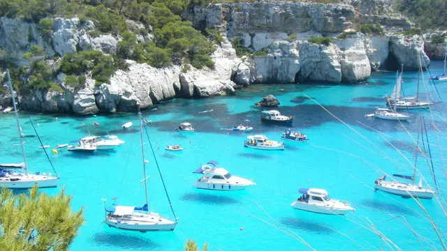 Keindahan Menorca Island