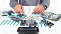 Anak Akuntansi pasti sering menghitung jumlah uang yang nilainya besar, tapi uangnya tidak ada (Sumber foto: 123rf.com)