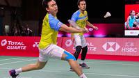Ganda putra Indonesia Hendra Setiawan/Mohammad Ahsan kalah dari pasangan Korea Selatan Choi Sol-gyu/Seo Seung-jae pada laga kedua Grup B BWF World Tour Final 2020 di Impact Arena, Bangkok, Kamis (28/1/2021). (foto: BWF-limited acces)