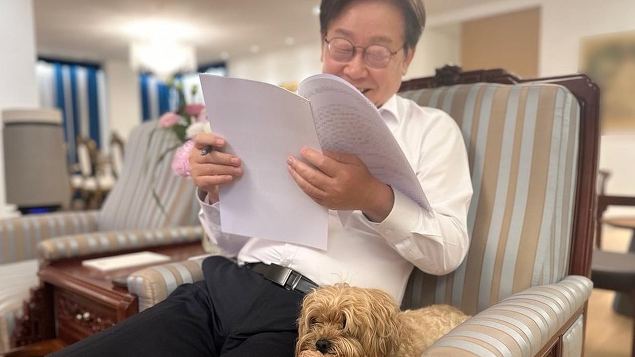 Presiden Baru Korsel Perkenalkan Anjing Peliharaannya, Ternyata Punya Nama Sama dengan Kucing Kesayangan Prabowo