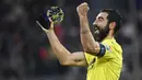 Raul Albiol tampil solid saat berhasil menahan imbang 1-1 klub raksasa Jerman, Bayern Munchen. Hasil tersebut cukup untuk membawa Villarreal melaju ke babak semifinal Liga Champions dengan keunggulan agregat 2-1. (Sven Hoppe/DPA via AP)