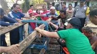 Di Kabupaten Tuban, Jawa Timur, tepatnya di Desa Bejagung, Kecamatan Semanding, terdapat sebuah peninggalan sumur tua yang dianggap keramat oleh warga setempat. (Liputan6.com/Ahmad Adirin)