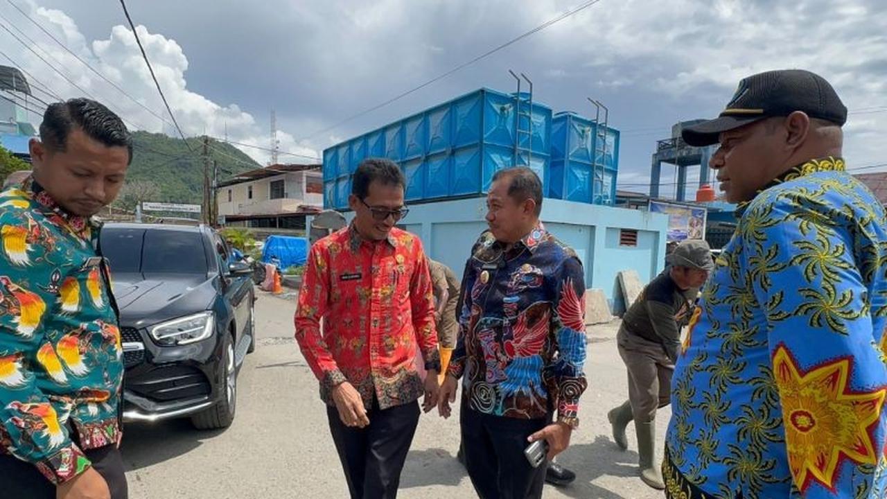 Fakta Mengejutkan: Sampah Plastik di TPI Hamadi Jayapura Picu Pendangkalan Laut, Pemprov Papua Minta Pedagang Jaga Kebersihan
