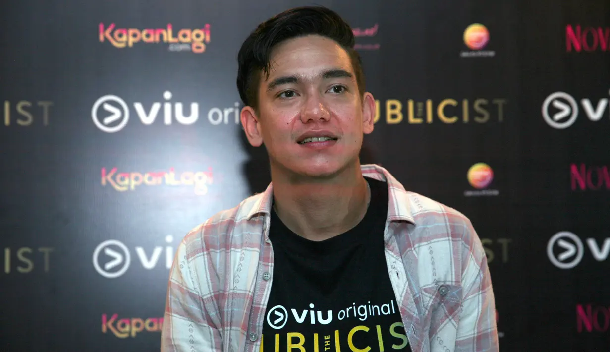 "Intinya sih, gue ngapain pamer pamerin pacar gue. Buat apa? Maksud gue, itu bukan hal untuk dipamerin tapi kalau kalian tahu ya udah enggak apa-apa kalian tahu. Cuma gue enggak akan pamer," kata Adipati dilansir dari Liputan6. (Nurwahyunan/Bintang.com)