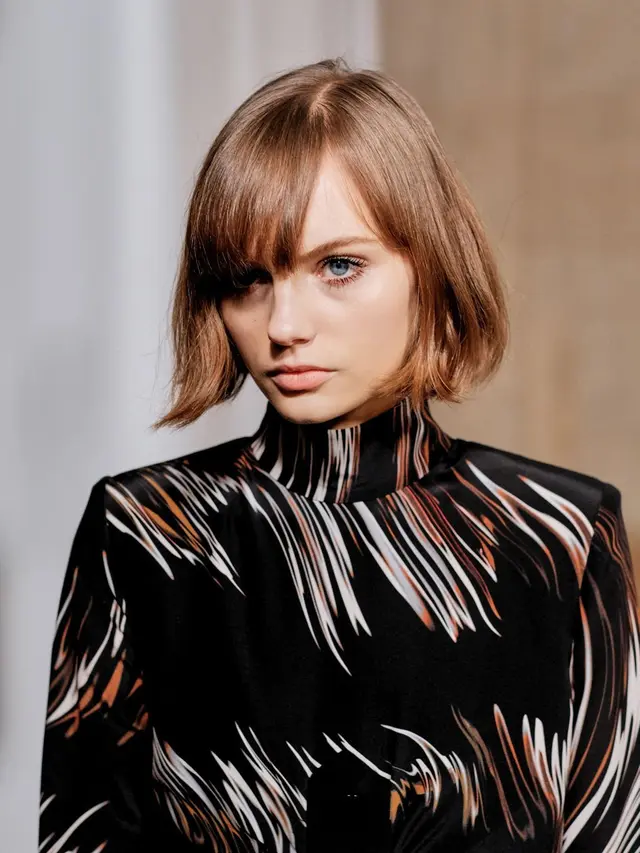 [Bintang] Tampil Modern Saat ke Kantor dengan Inspirasi Gaya Rambut dari Desainer Kenamaan