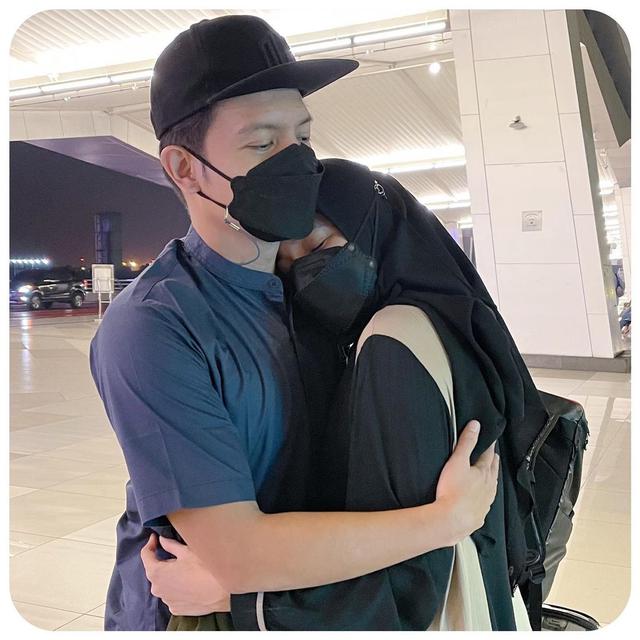 Dhini Aminarti dan Dimas Seto. (Foto: Dok. Instagram @dhiniaminarti)