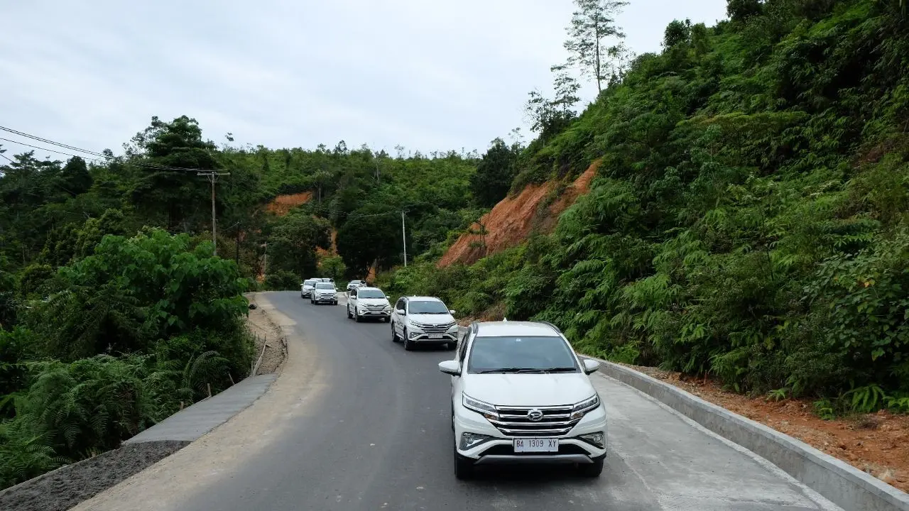 Menaklukan Alam Ranah Minang Bareng Daihatsu Terios Anyar (foto:ADM)
