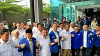 Jajaran Partai Gerindra melakukan kunjungan ke Kantor DPP PAN, Jakarta Selatan, Senin (5/6/2023). (Liputan6.com/ Nanda Perdana Putra)