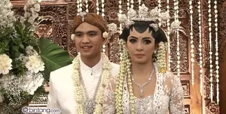 Aktris cantik Alisia Rininta resmi menikah dengan Novian Herbowo pada Minggu, 27 Maret 2016. Setelah melangsungkan akad nikah, mereka menggelar resepsi berkonsep Jawa klasik pada malam harinya.