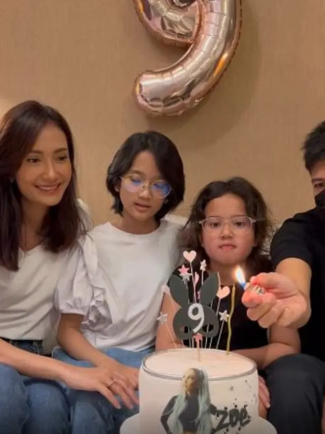 Artika Sari Devi rayakan ultah anaknya, Zoe (Instagram/artikasaridevi)