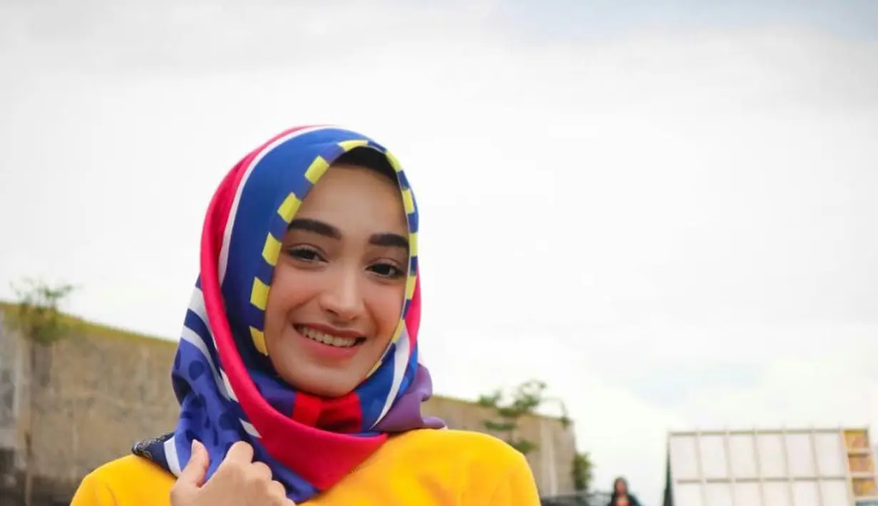 <p>Potret Lawas Santyka Fauziah Kekasih Sule. (Sumber: Instagram/santykafauziah/tagged)</p>