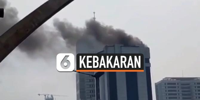 VIDEO: Atap Gedung Graha Mustika Ratu Terbakar