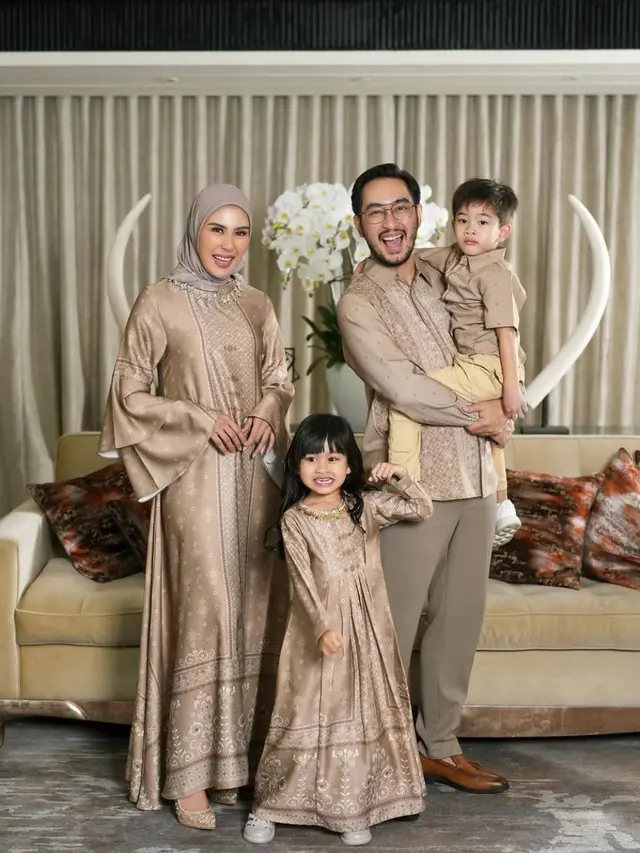 Potret kompak Syahnaz Sadiqah dan Jeje Govinda. (credit:instagram.com/syahnazs)
