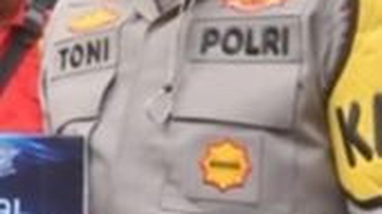 Potret gagah jenderal Polri pantau  kawasan padang savana Bromo. <br>