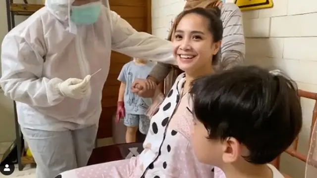 Nagita Slavina lakukan test swab