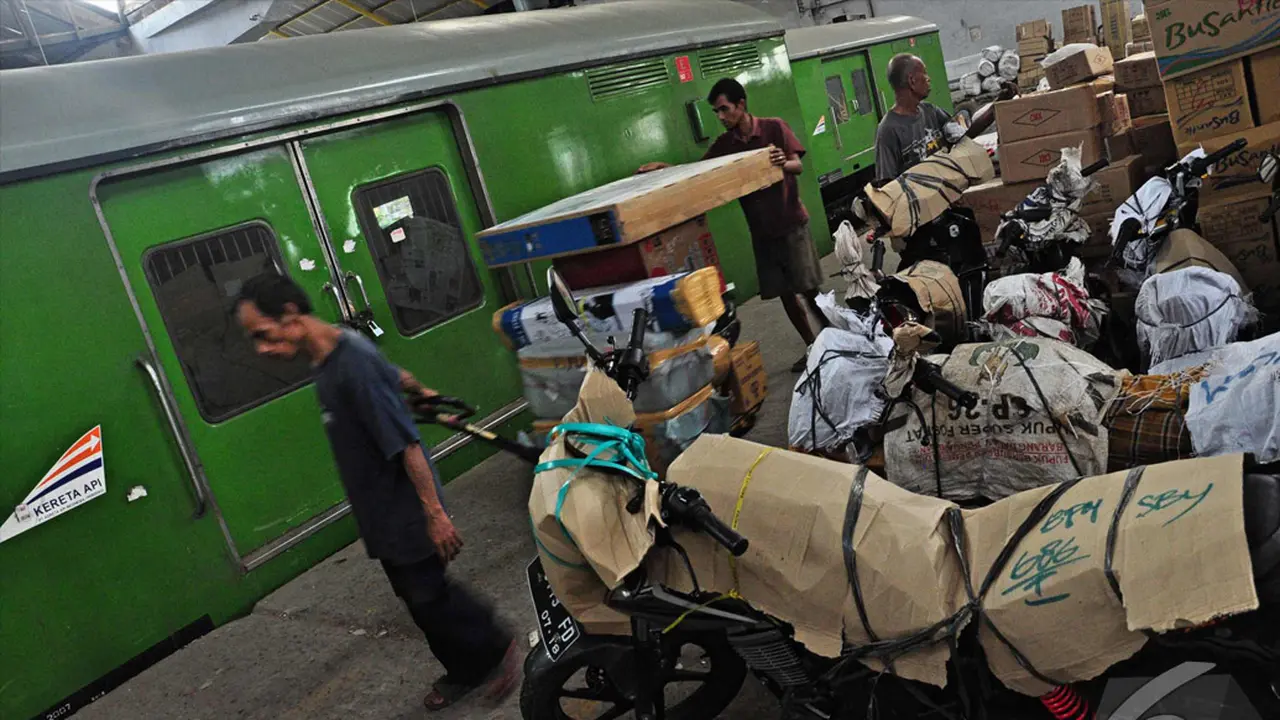 Pengiriman Paket via Kereta Api Melonjak Tajam
