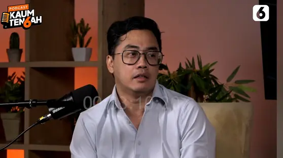 Podcast Kaum Tengah: In This Economy, Dennis Adhiswara Akui Berhemat untuk Kopi hingga Kucing