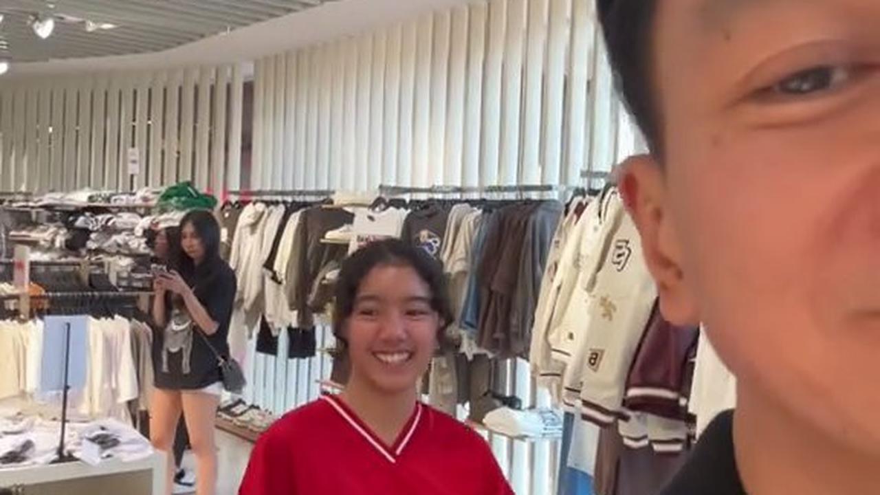 7 Potret Kekompakan Anji dan Sheila Marcia Temani Leticia Belanja, Akur - Penuh Canda