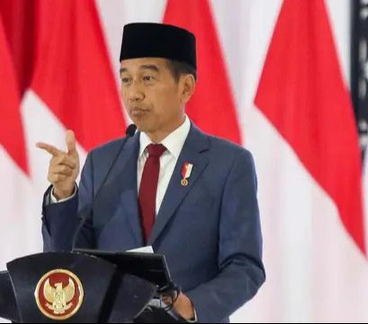 Presiden Joko Widodo atau Jokowi memimpin pembukaan Rapat Pimpinan TNI-Polri 2024 di Mabes TNI, Jakarta, Rabu (28/2/2024). Dalam momen tersebut, Jokowi mengingatkan TNI-Polri untuk mewaspadai perkembangan drone perang yang semakin canggih. Liputan6.com/He