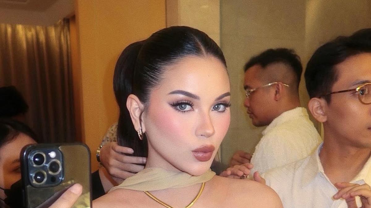 Pesona Elegan Alyssa Daguise di Resepsi Pernikahan El Rumi-Syifa Hadju, Bertabur Perhiasan Mewah Ratusan Juta