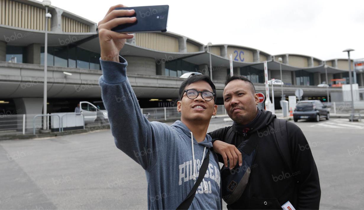 Rencananya para peserta Carlsberg Hospitality ini akan menyaksikan secara langsung laga 16 besar antara Wales melawan Irlandia Utara. (Bola.com/Vitalis Yogi Trisna)