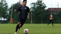 Baru Datang dari Borneo FC, Bek Kanan Arema Langsung Melahap Internal Game
