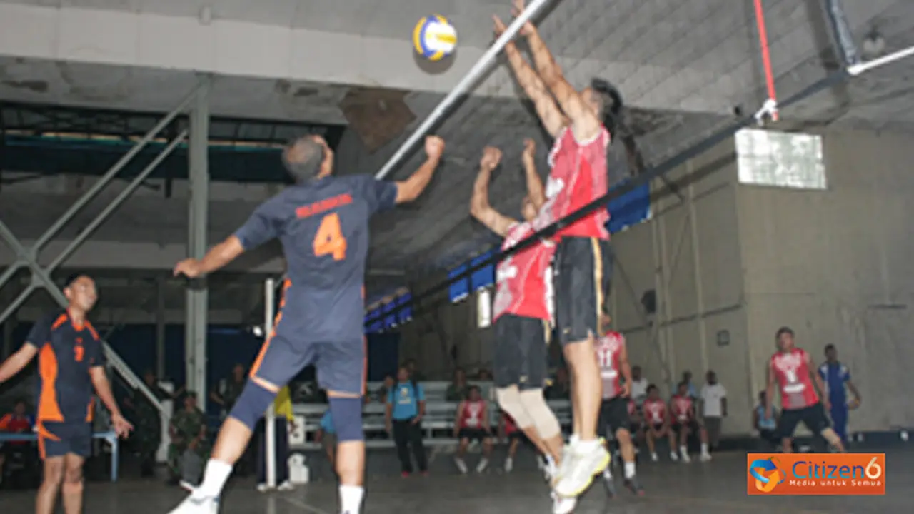 130410cvolleyball.jpg