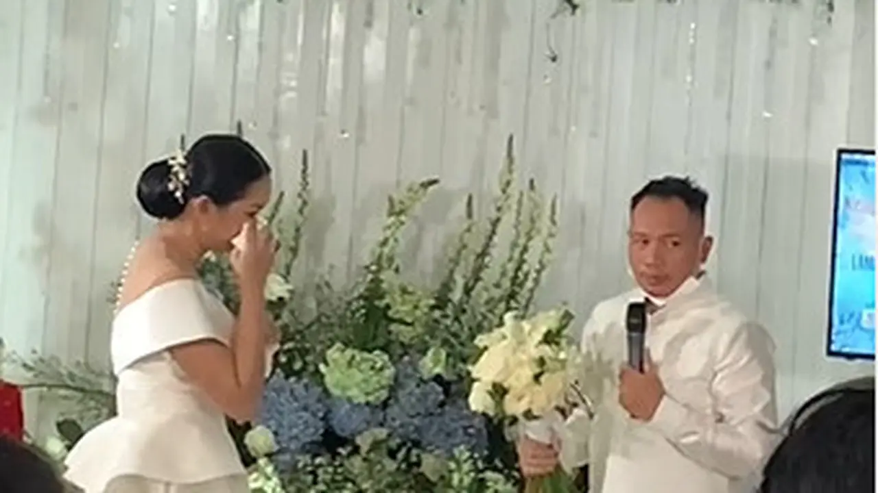 6 Momen Lamaran Vicky Prasetyo dan Kalina Ocktaranny, Penuh Kebahagiaan