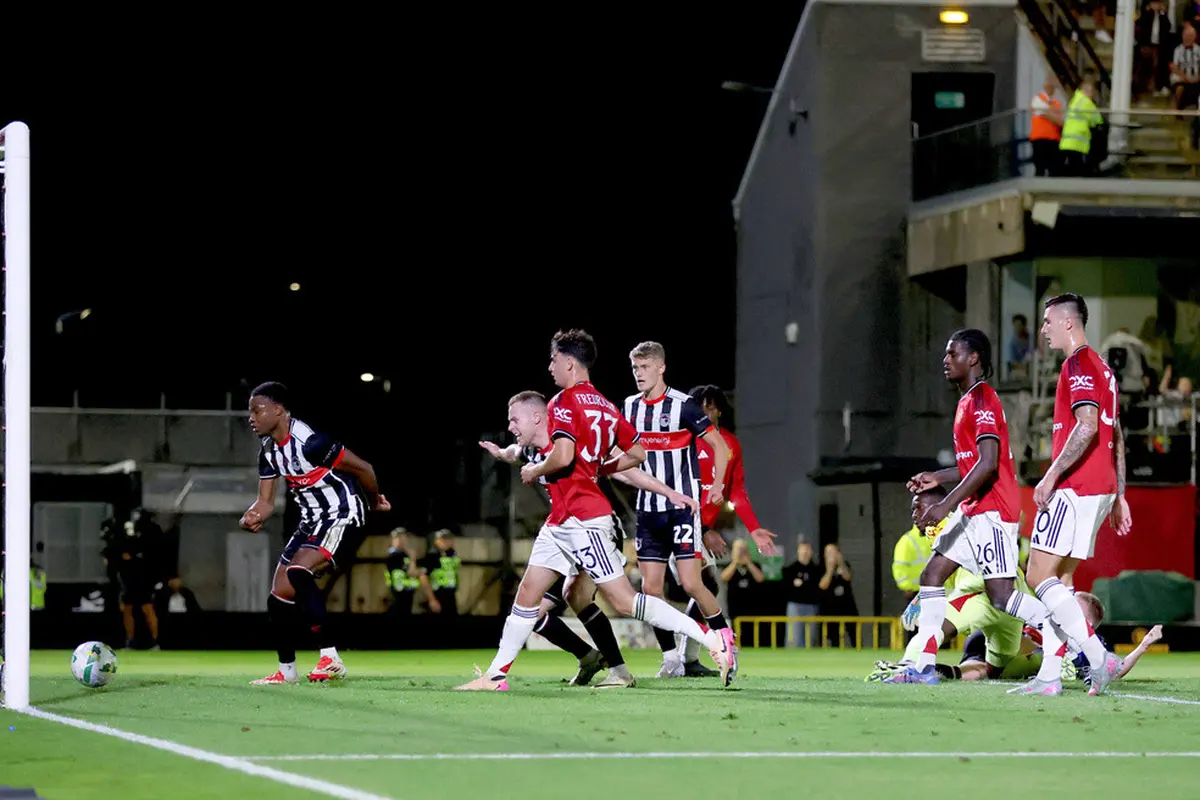 Grimsby Town Vs Manchester United