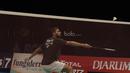Tunggal putra India, Prannoy H.S, mengalahkan tunggal putra Jepang, Sakai Kazumasa, pada laga semifinal Indonesia Open 2017 di JCC, Sabtu, (17/6/2017). Prannoy kalah 17-21 28-26 21-18. (Bola.com/M Iqbal Ichsan)