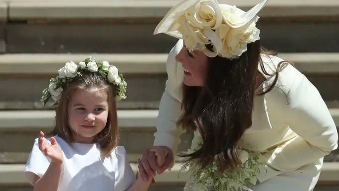Putri Charlotte dan Kate Middleton