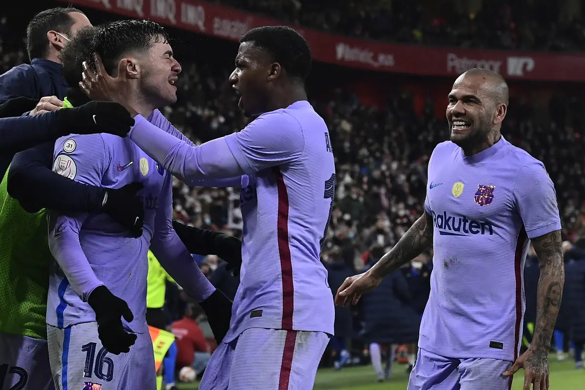 Foto: Hasil Bertolak Belakang di babak 16 Besar Copa Del Rey 2021 / 2022, Barcelona Tumbang, Real Madrid Menang
