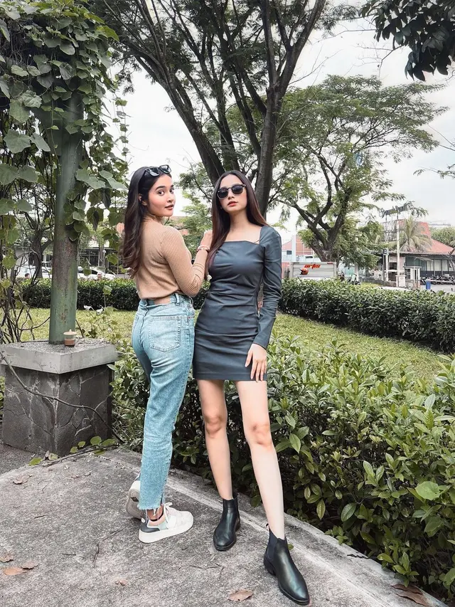 7 Potret Esta Pramanita Kompak Hangout Bareng Pemain Sinetron Roda Roda Gila