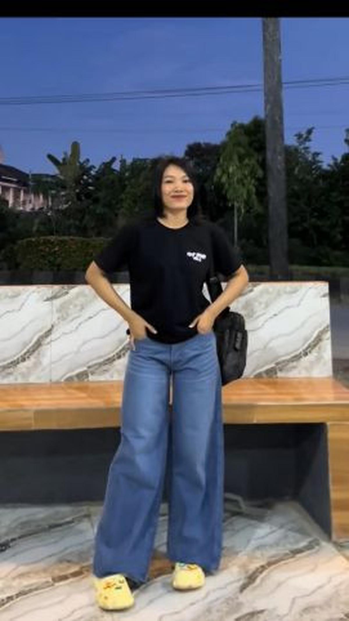 "Meskipun aku tuh biasanya tetap ikut karena aku mau memastikan kalau barangnya itu sampai ke pelanggan kita dengan baik," paparnya. <br>