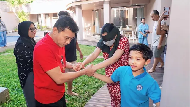 Potret Ashanty Pakai Daster saat Dapat Kejutan Ulang Tahun ke-42 (Instagram/@ashanty_ash)