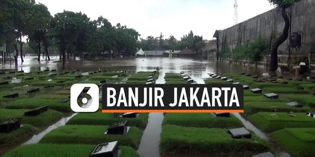 VIDEO: Banjir di TPU Jeruk Purut, 4.000 Makam Terendam