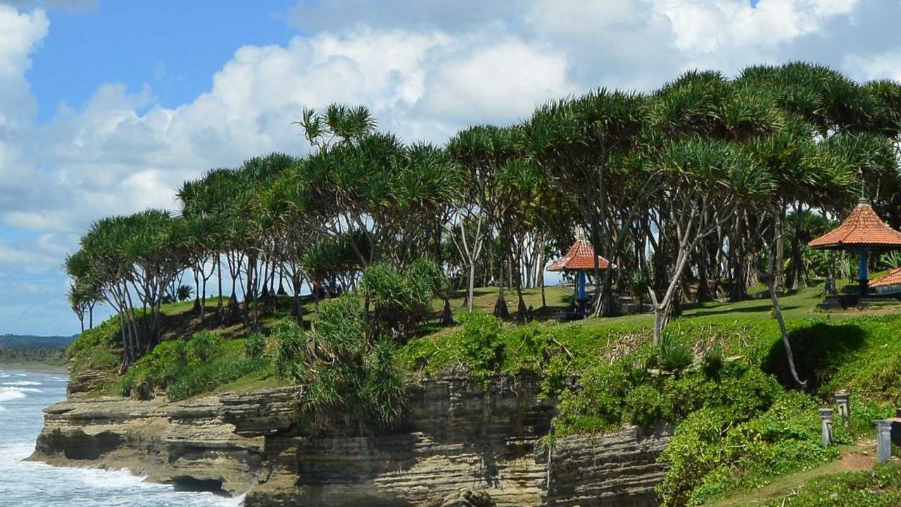 Potret Indah Pantai Batu Hiu yang Romantis di Pangandaran, Sampai Dijadikan Lirik Lagu oleh Doel Sumbang