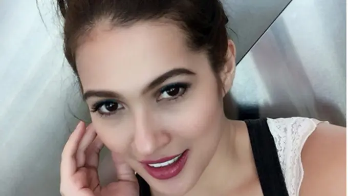 [Bintang] Model Cantik Ini STOP Jual Baju Seksi, Alasannya Bikin Terharu