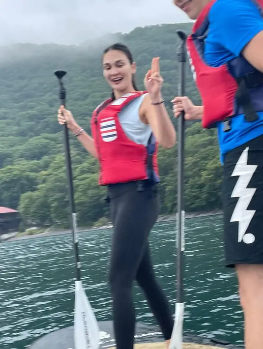 Foto hari jadi satu tahun berpacaran Luna Maya dan Maxime Bouttier. (Dok. Instagram/@bouttier_maxime)