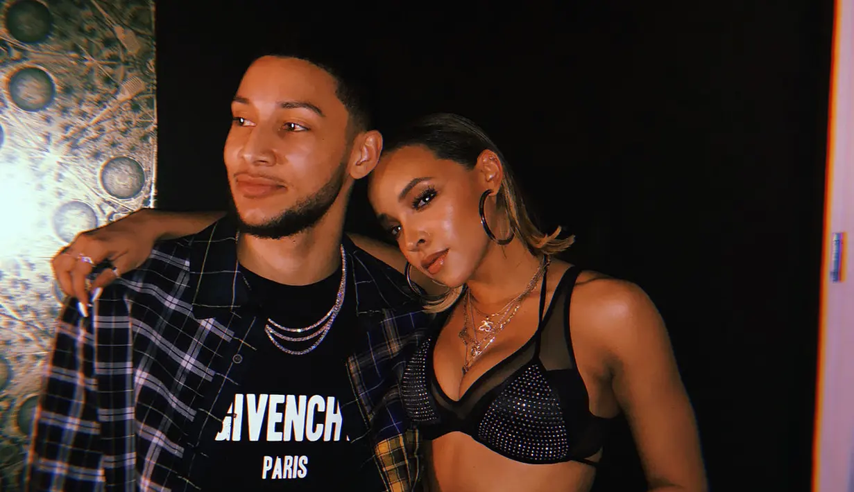 Banyak yang berspekulasi bahwa Ben masih berkencan dengan Tinashe saat memulai hubungannya dengan Kendall. (instagram/tinashenow)